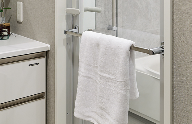 ドア外タオル掛